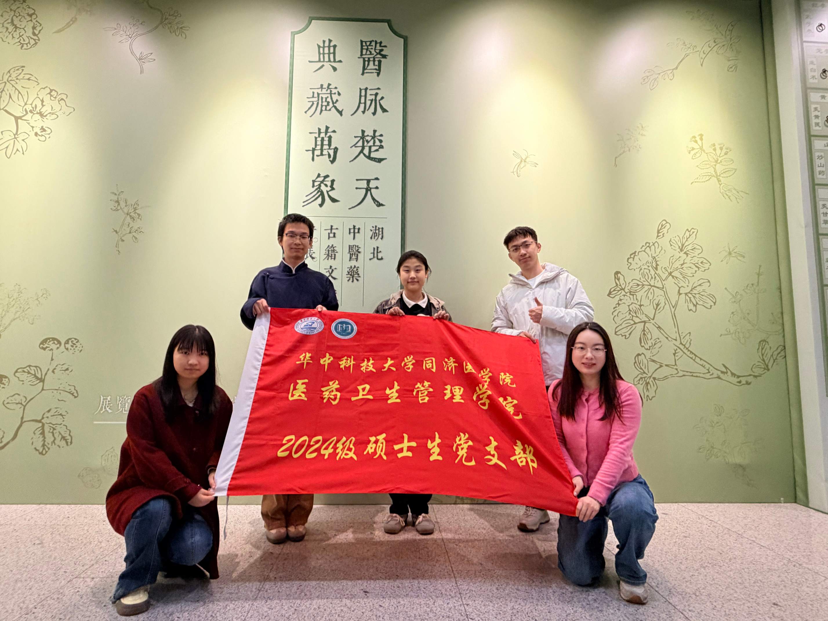 �G�������ݣ��ഺ�m(x��)��S�����A�ƴ�W(xu��)��̽�����t(y��)ˎ�Ļ������c��(chu��ng)��֮·